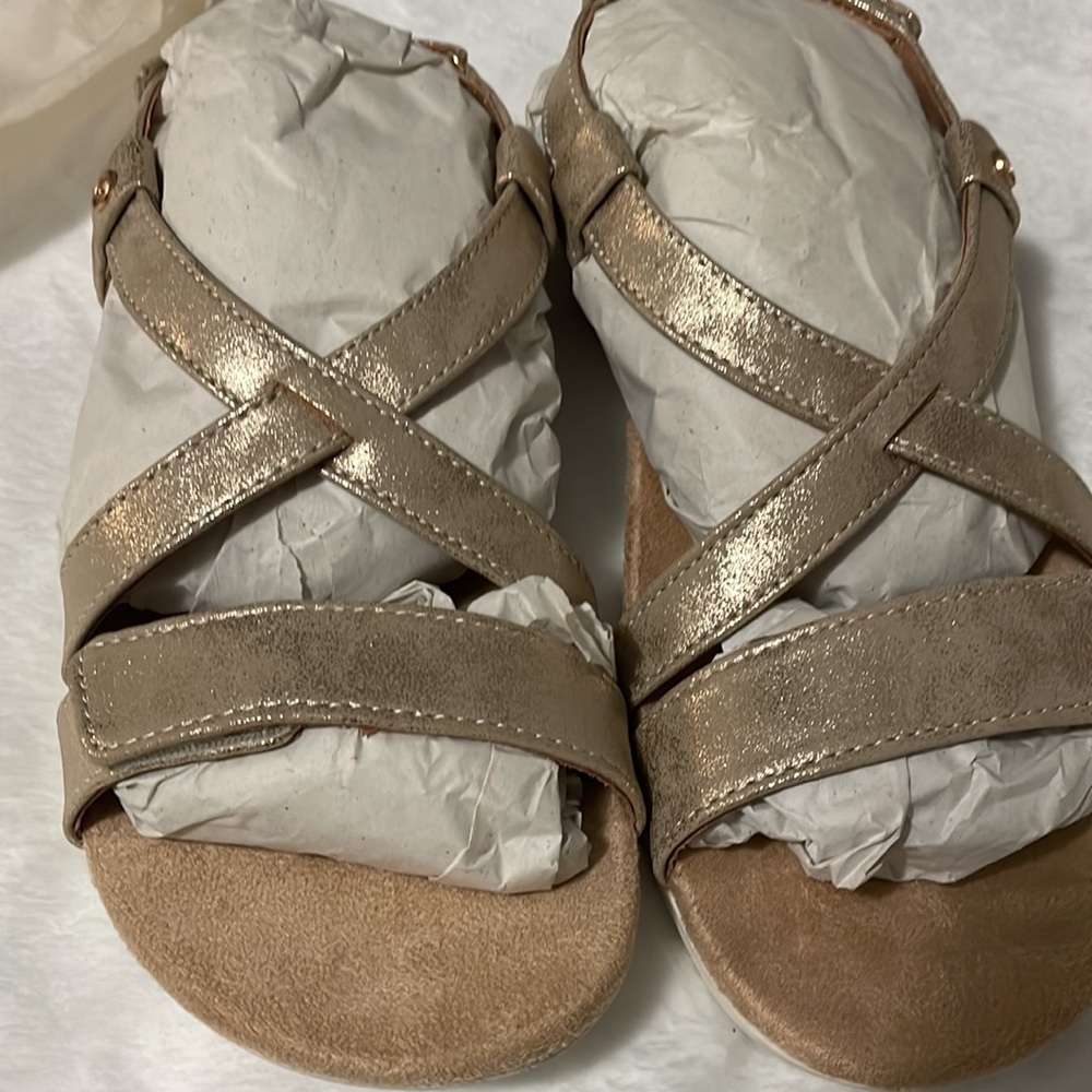 NWT Spenco Gold Metallic Orthopedic Sandals Size 8 BRAND New 🎉❤️